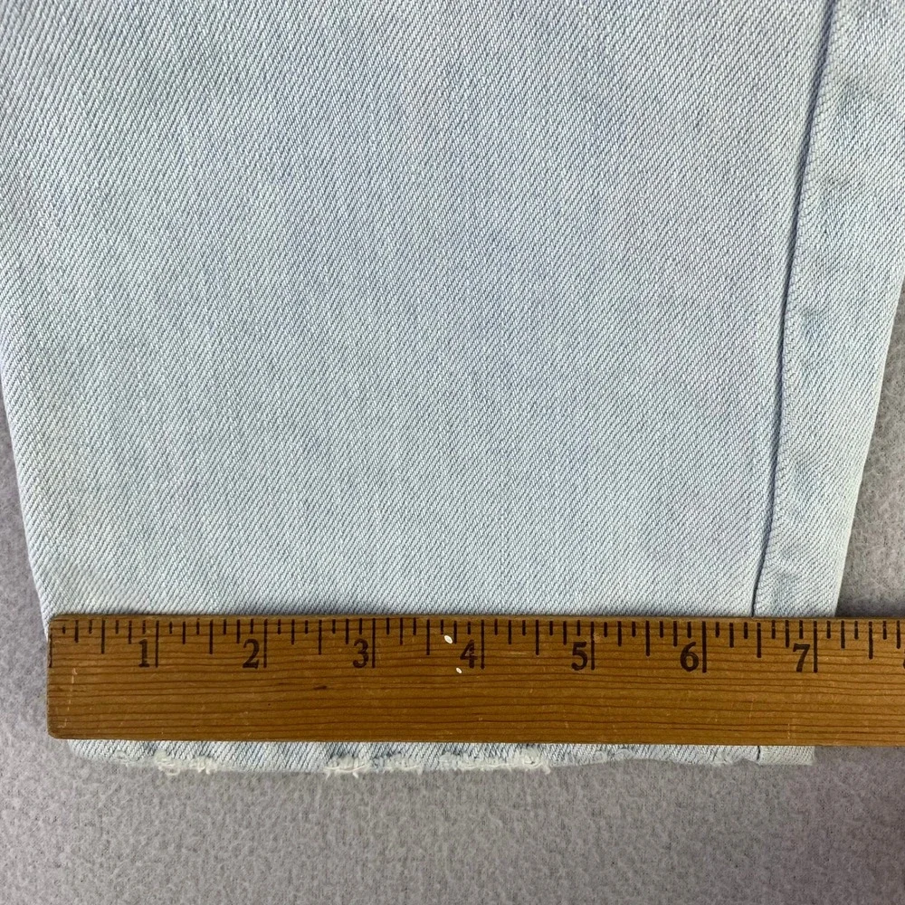 Levis measurements waist